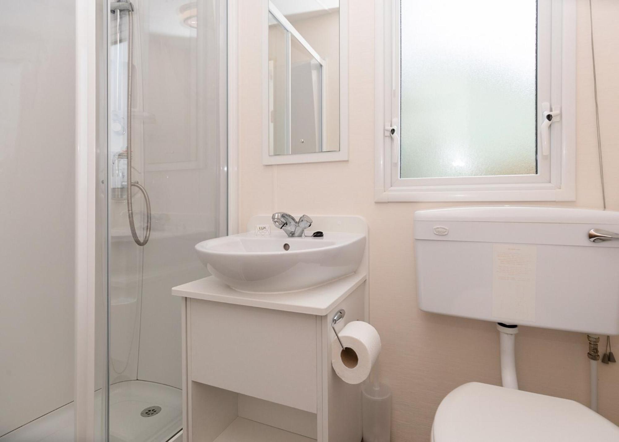 Noble Court Holiday Park Narberth Room photo