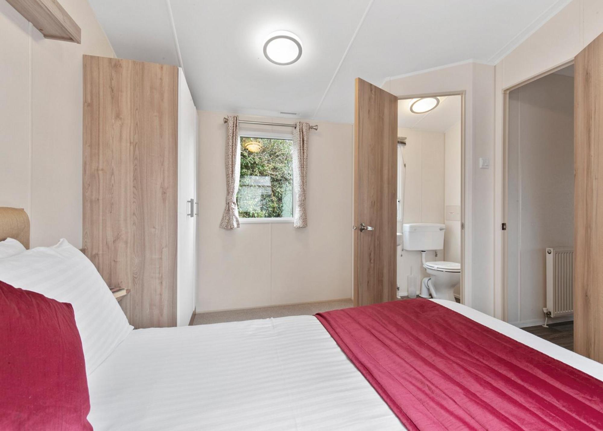 Noble Court Holiday Park Narberth Room photo